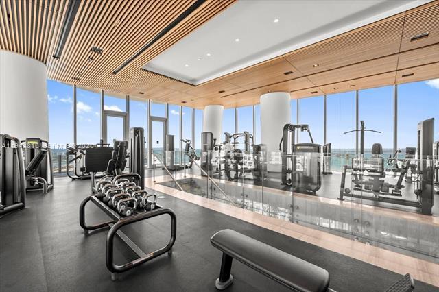 Building Photo - 300 Biscayne Boulevard Way