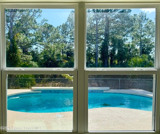 Building Photo - 282 Heritage St SW