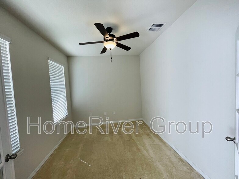 Building Photo - 11310 Leland Groves Dr