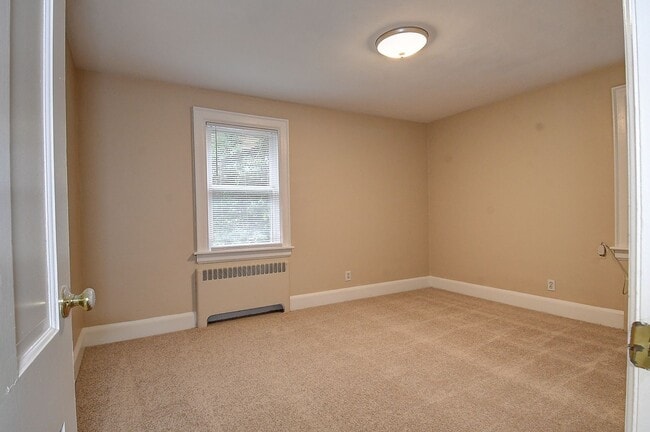 Building Photo - PORTSMOUTH FOR RENT!