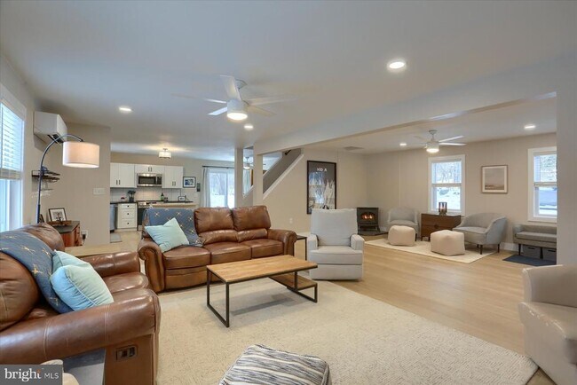 Building Photo - 1365 Roundtop Rd