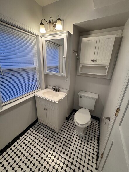 Building Photo - 330 Park Ave