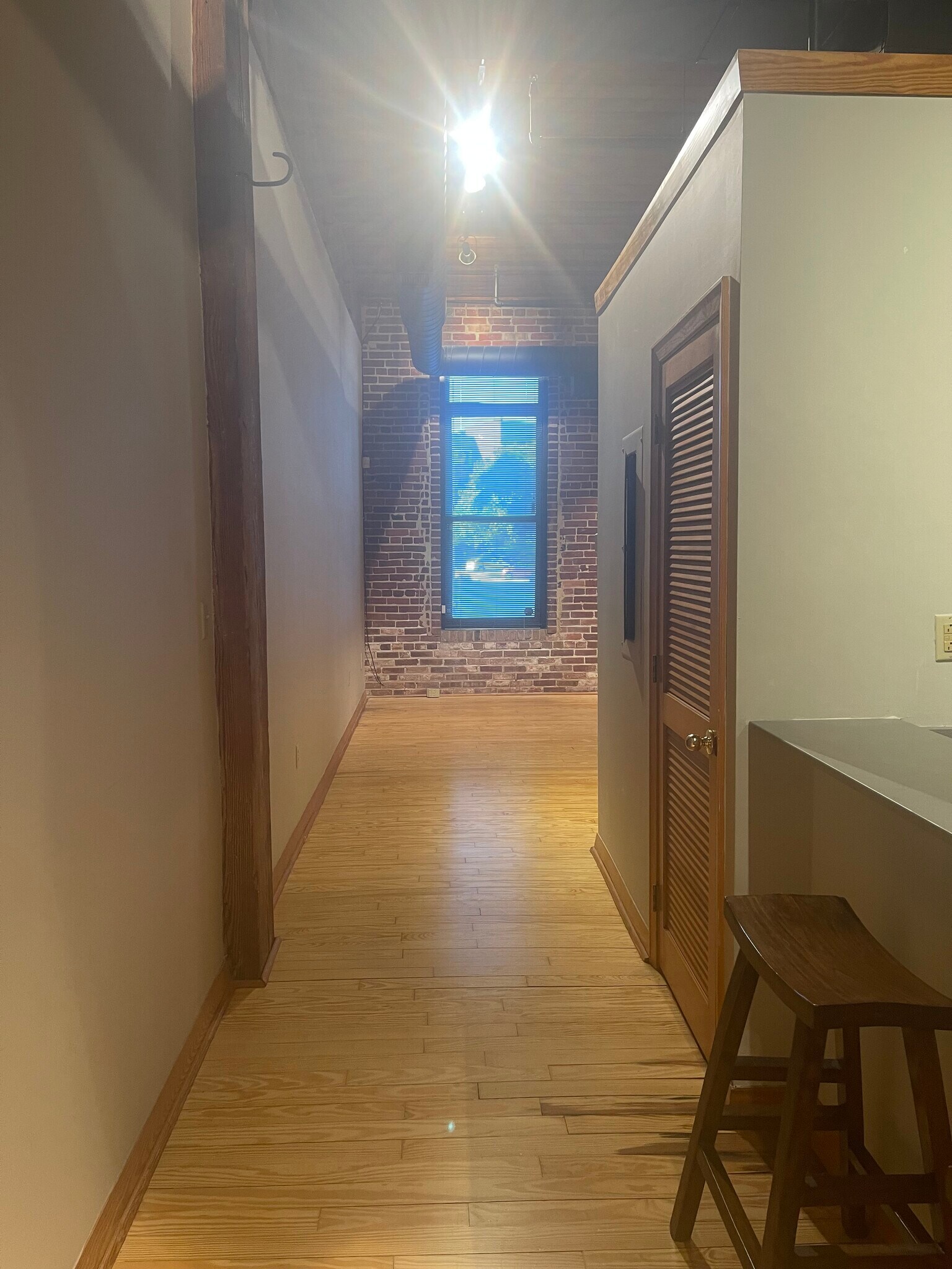 Building Photo - 230 W Tazewell St