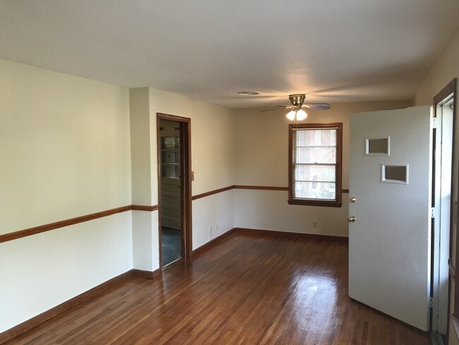 Building Photo - **UPCOMING**Nice 4 Bedroom / 1 Bathroom Ho...