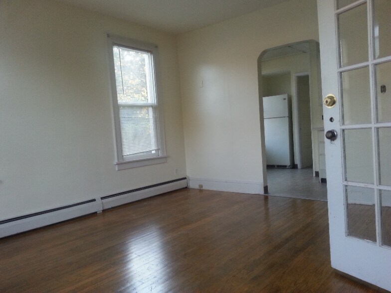 Building Photo - 249 Schoolhouse Rd