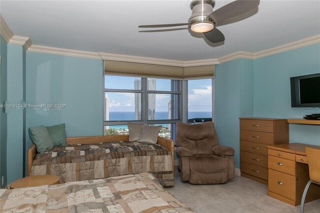 Building Photo - 19195 NE 36th Pl