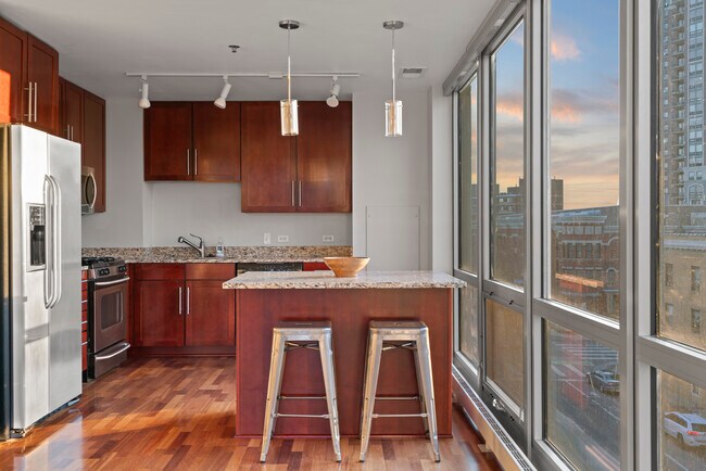 Building Photo - 929 Portland Ave