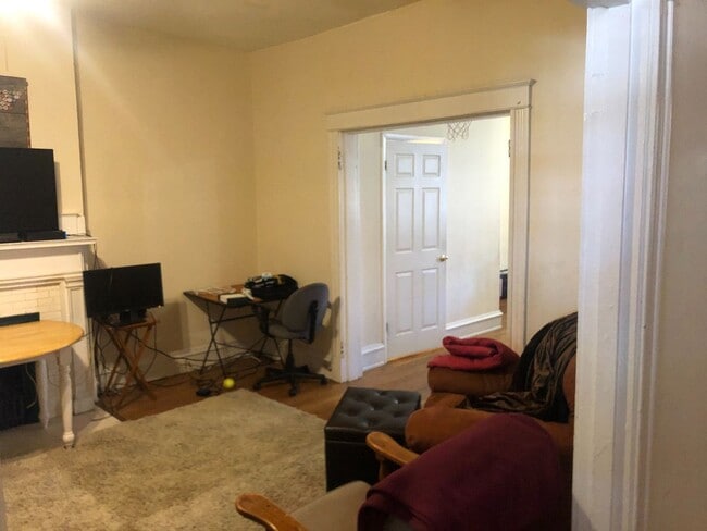 Building Photo - Single Family Home