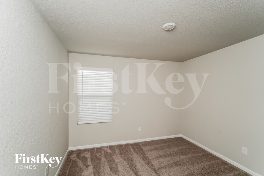 Building Photo - 2712 La Mundial St