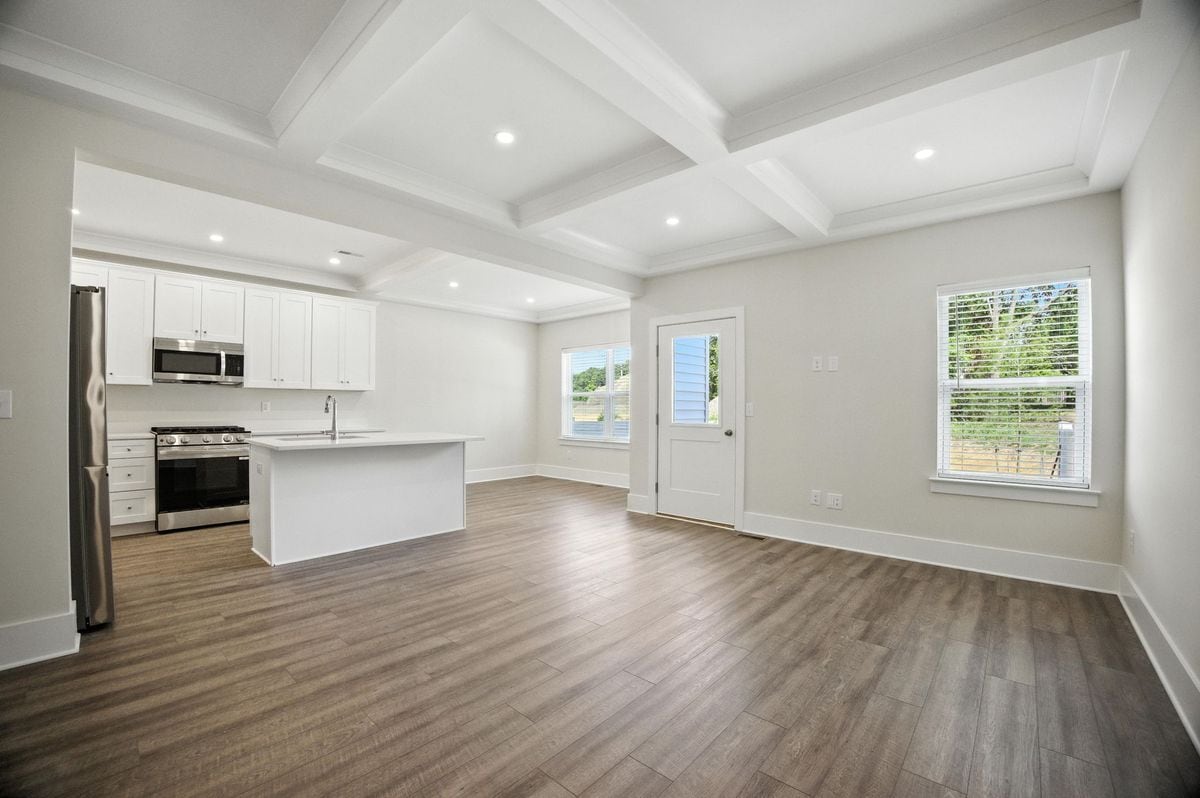 Building Photo - 3 Kessel Run