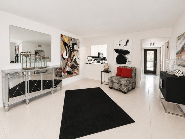 Building Photo - Meticulous Gulf front condo with unobstructed views of the clear blue water.