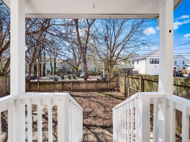 Building Photo - 1359 N 6th St