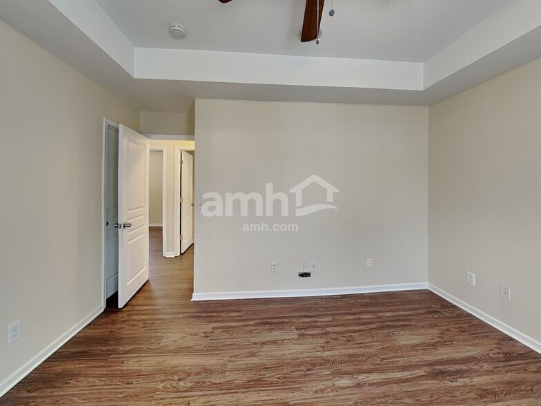 Building Photo - 11109 Aprilia Ln