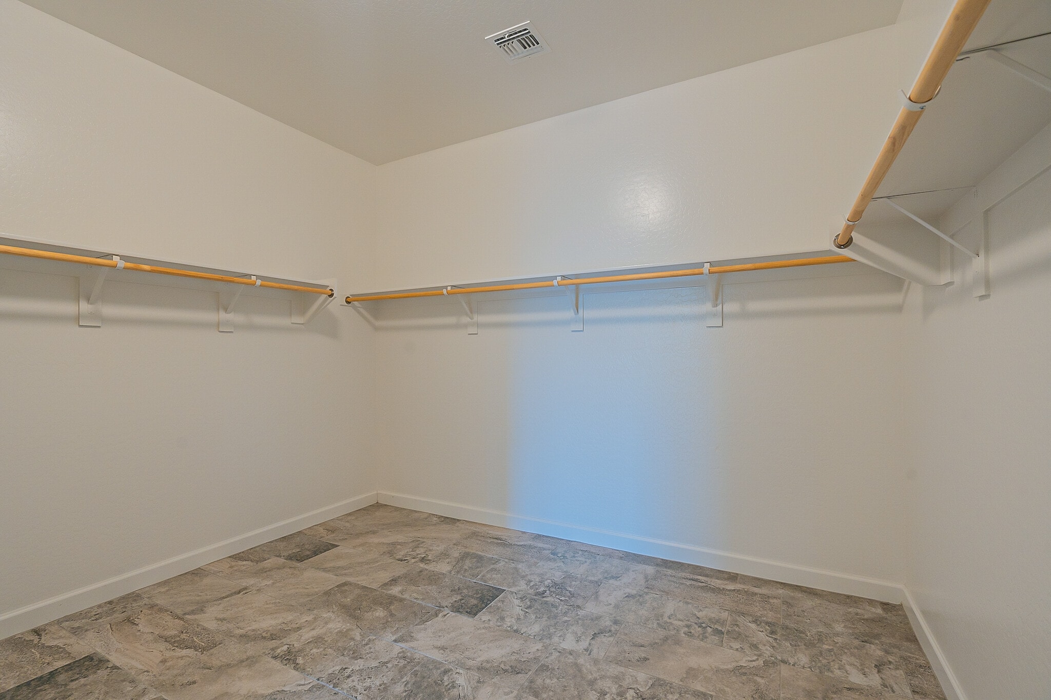 Building Photo - 15877 W Mauna Loa Ln