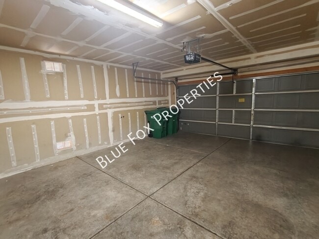 Building Photo - 8262 W Zlacket Dr