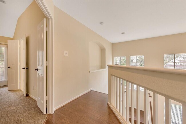 Building Photo - 27 Bethany Bend Dr