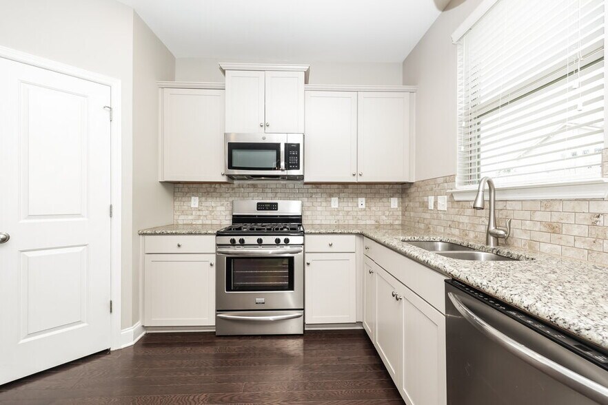Building Photo - 1005 Keeneland Dr