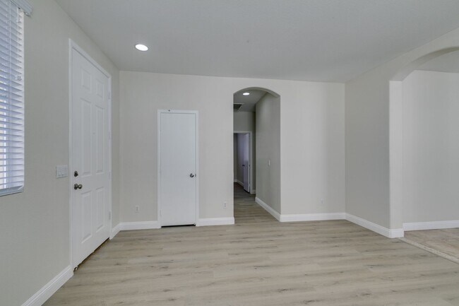 Building Photo - Charming 3-Bedroom Single-Story Home in North Las Vegas!