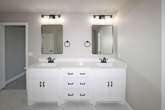 Building Photo - 4709 Scotty Dr