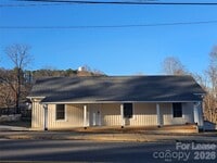 Building Photo - 208 W Main St