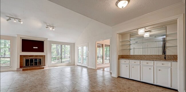 Building Photo - 1746 Cloister Dr