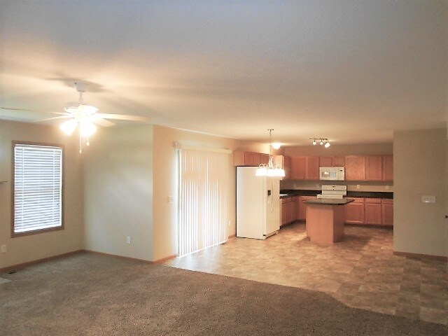 Building Photo - 6864 Mac Dr