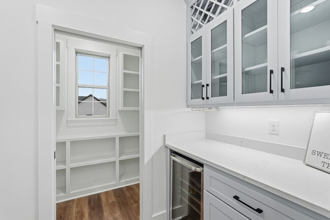 Building Photo - 19 Denali Dr