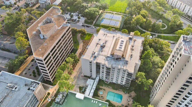 Building Photo - 661 Bering Dr