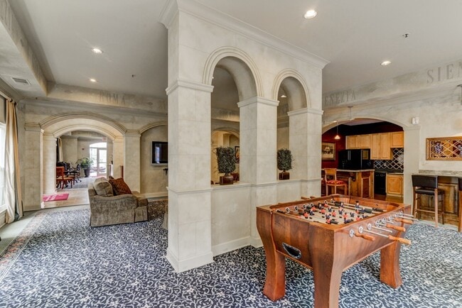 Building Photo - Brookhaven Condo