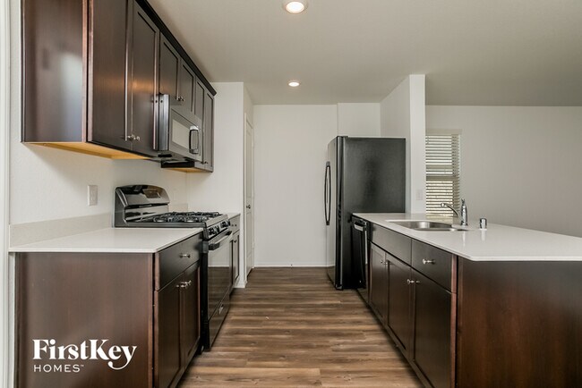 Building Photo - 1614 River Xing Dr