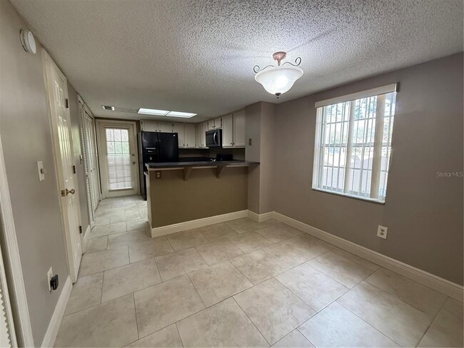 Building Photo - 2201 Fletchers Point Cir