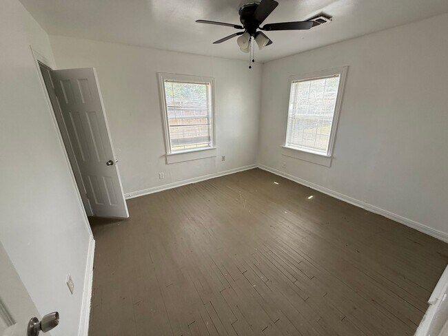 Building Photo - 1523 25th St