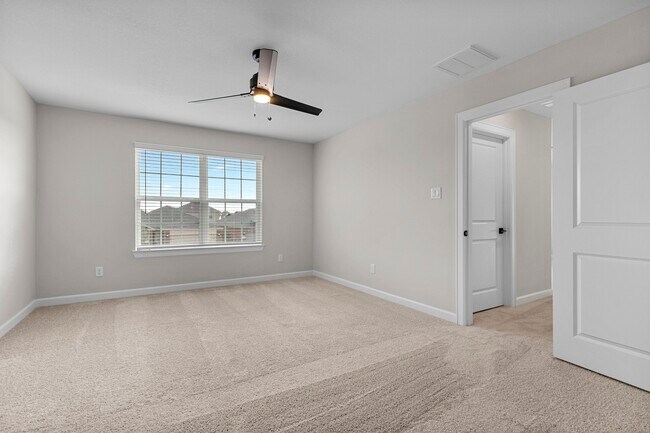 Building Photo - 10807 Hickory Ln