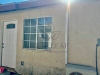 Building Photo - 653 W Fernleaf Ave