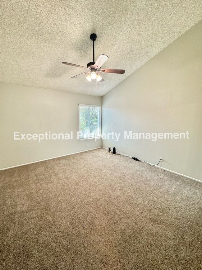 Building Photo - 8419 Cedarwood Ln