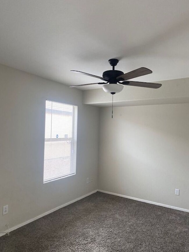 Building Photo - $2,350 3 Bedroom Gilbert 85296 Home For Le...