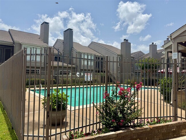 Building Photo - 6701 Sands Point Dr