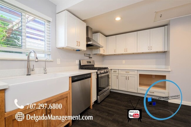 Building Photo - Enjoy Benicia living in this recently upgr...