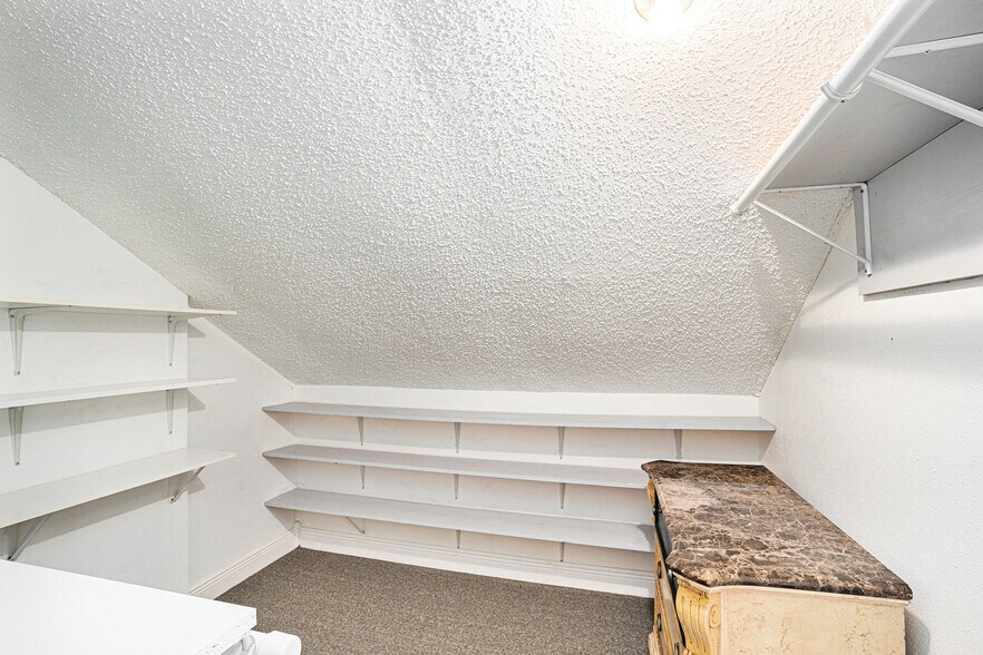 Building Photo - 14925 Moss Gln