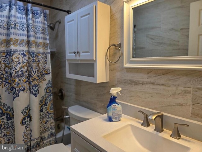 Building Photo - 22 Oyster Bay