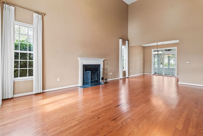 Building Photo - Chadbury House