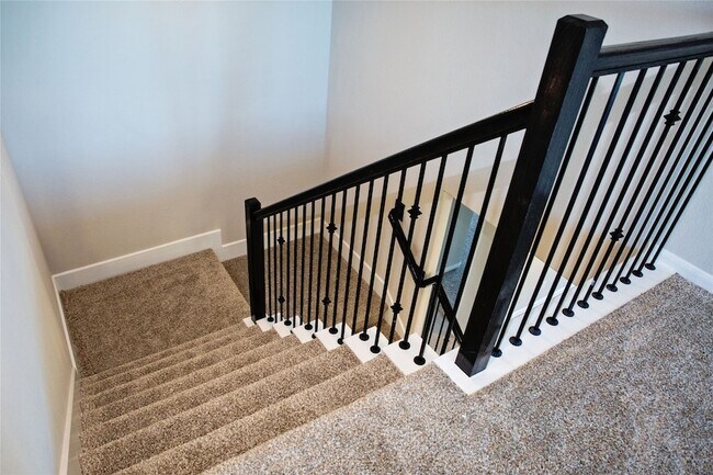 Building Photo - 5615 Cedar Cres Ct