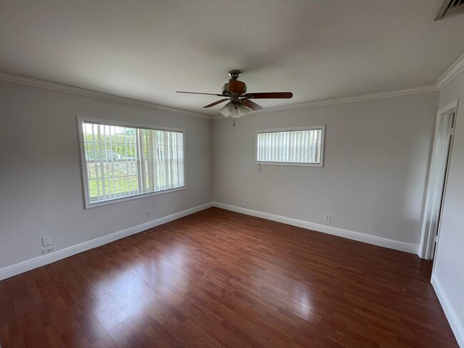 Building Photo - 9319 Southampton Pl