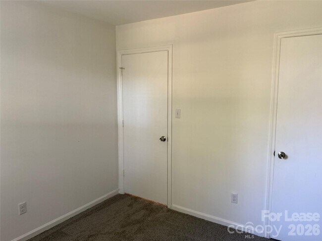 Building Photo - 8526 Castle Pine Ct
