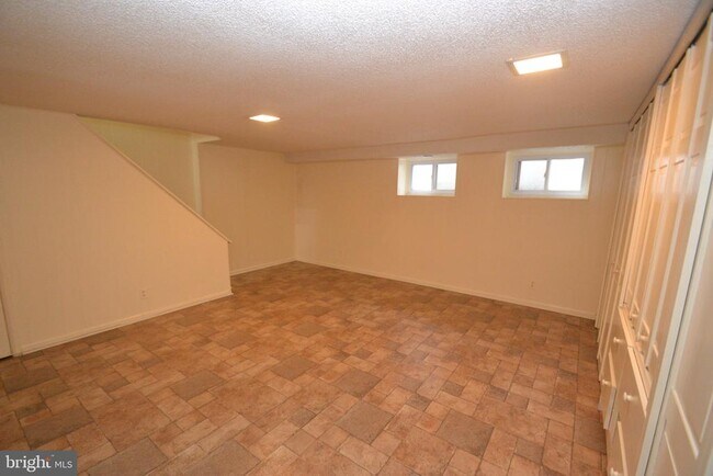 Building Photo - 3546 S Utah St