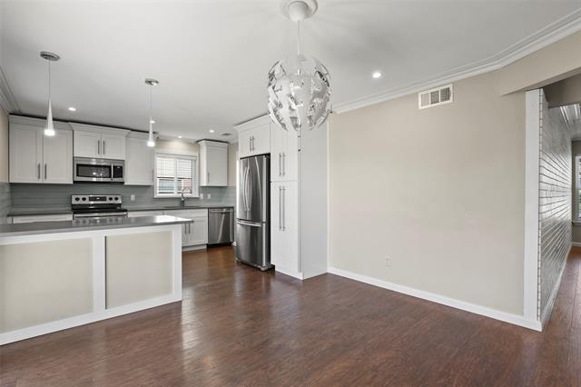 Building Photo - 525 Melrose Dr