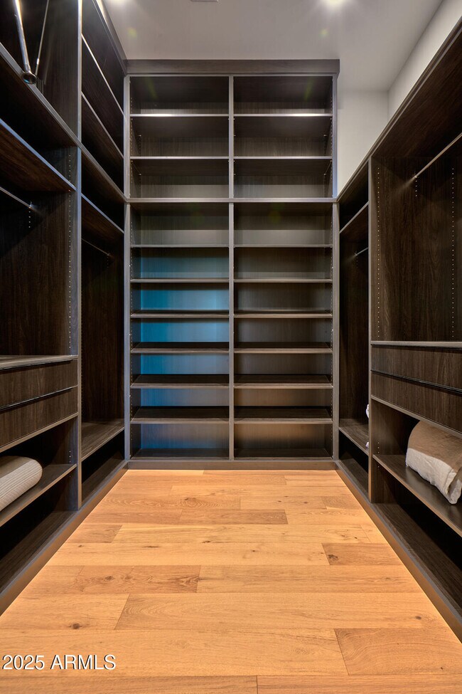 Building Photo - 10249 E Joy Ranch Rd