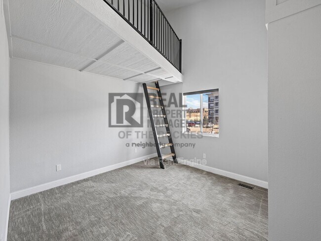 Building Photo - 1504 60th Ave