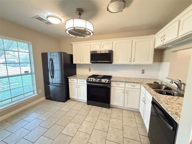 Building Photo - 4418 Leyland Dr