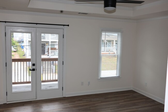 Building Photo - 3 Bedroom Single Family Home (Newly Renova...